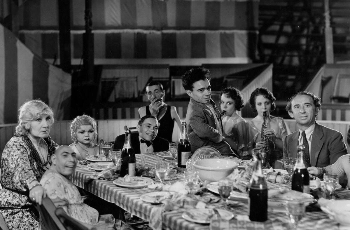 Цирк уродцев