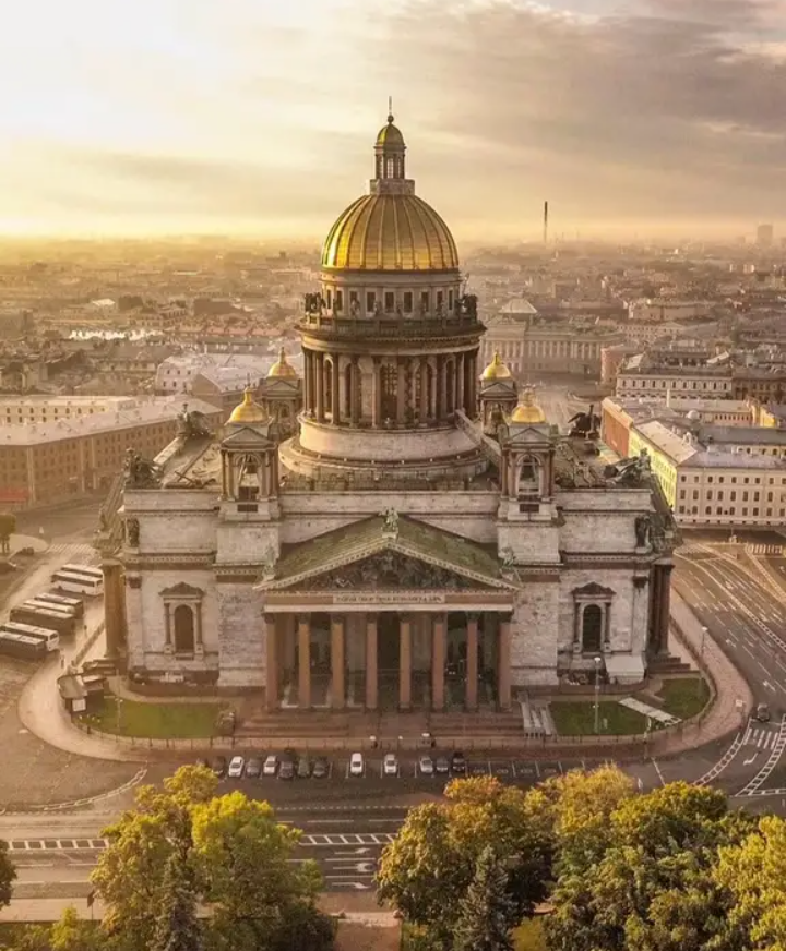 Исаакиевский собор и памятник