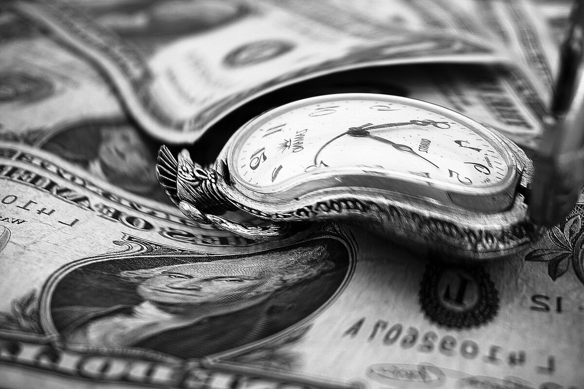 Если относиться ко времени как к деньгам, учитывать его как деньги, тратить обдуманно - как деньги, то жизнь будет насыщаться новыми смыслами и интересностями!