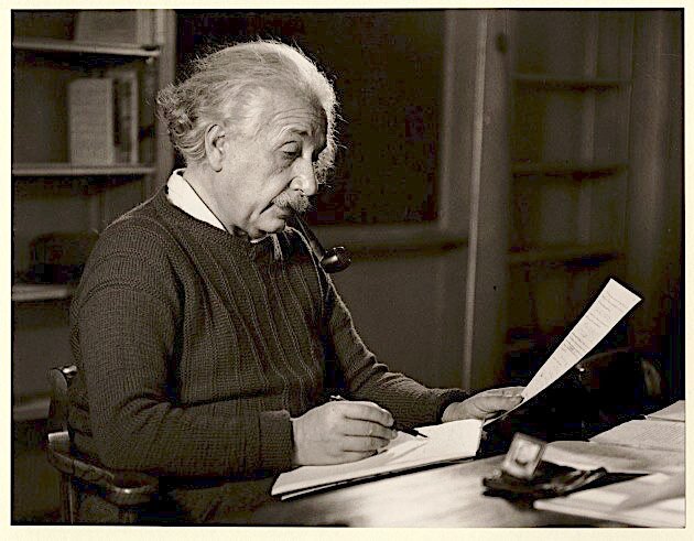 Альберт Эйнштейн (фото)