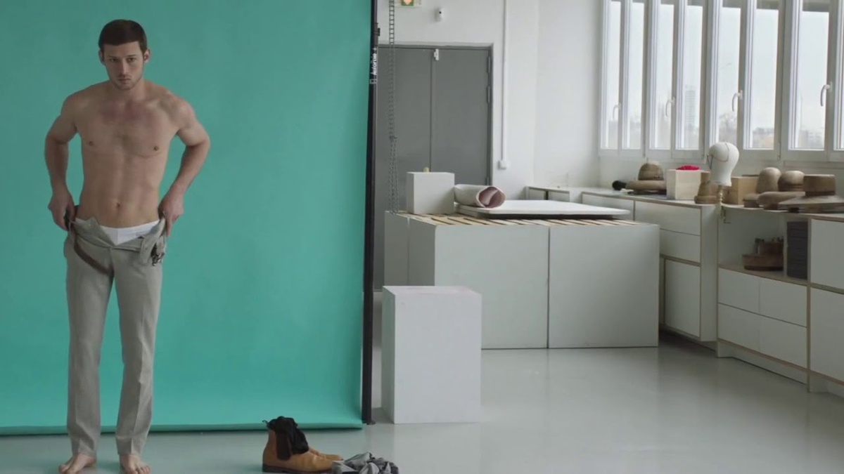 Кто не мечтал сняться в порно? Йоав не мечтал, но деньги были очень нужны.