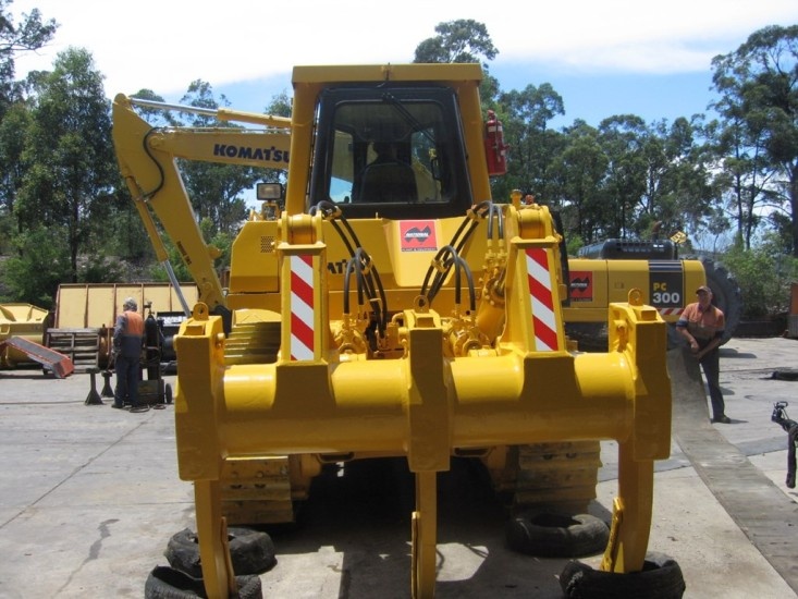 Komatsu D155