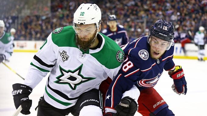 Мартин Ханзал (слева) сыграл всего 45 матчей за последние три сезона в Джерси Далласа