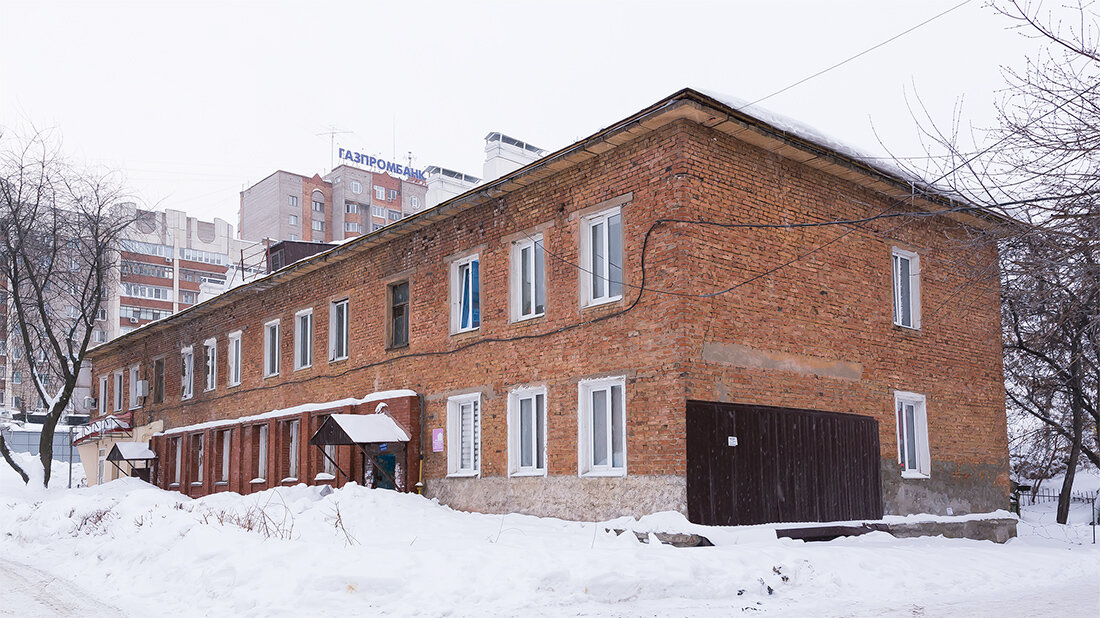 Фото собственного авторства. В этом доме находится диспетчерская "Санаторий "Зелёная Роща".