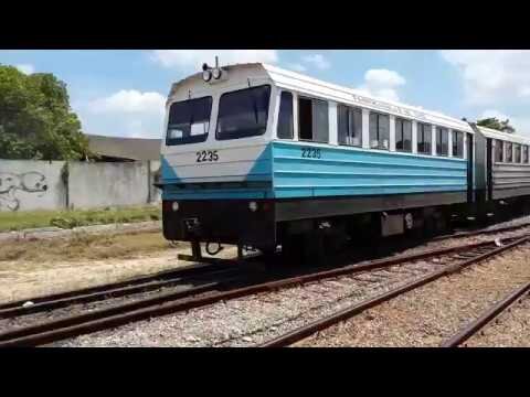 Автомотриса СВ10+ВС5+СВ10 на Кубе