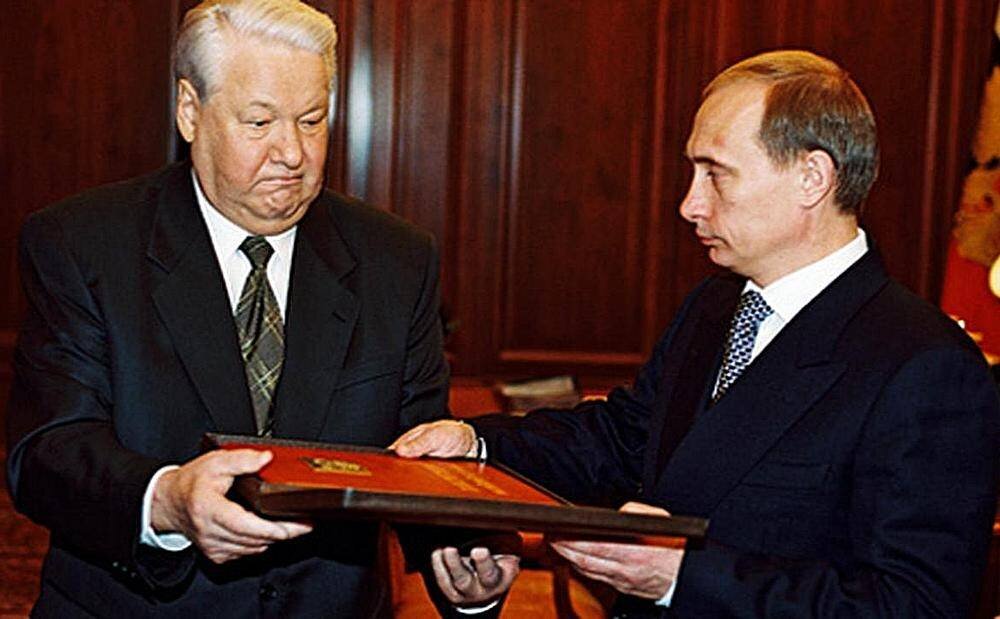 Сами понимаете - тогда в голове Путина и речи об изменении святейшего документа не было