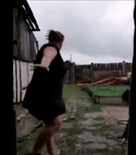 Вот она девочка-гроза)