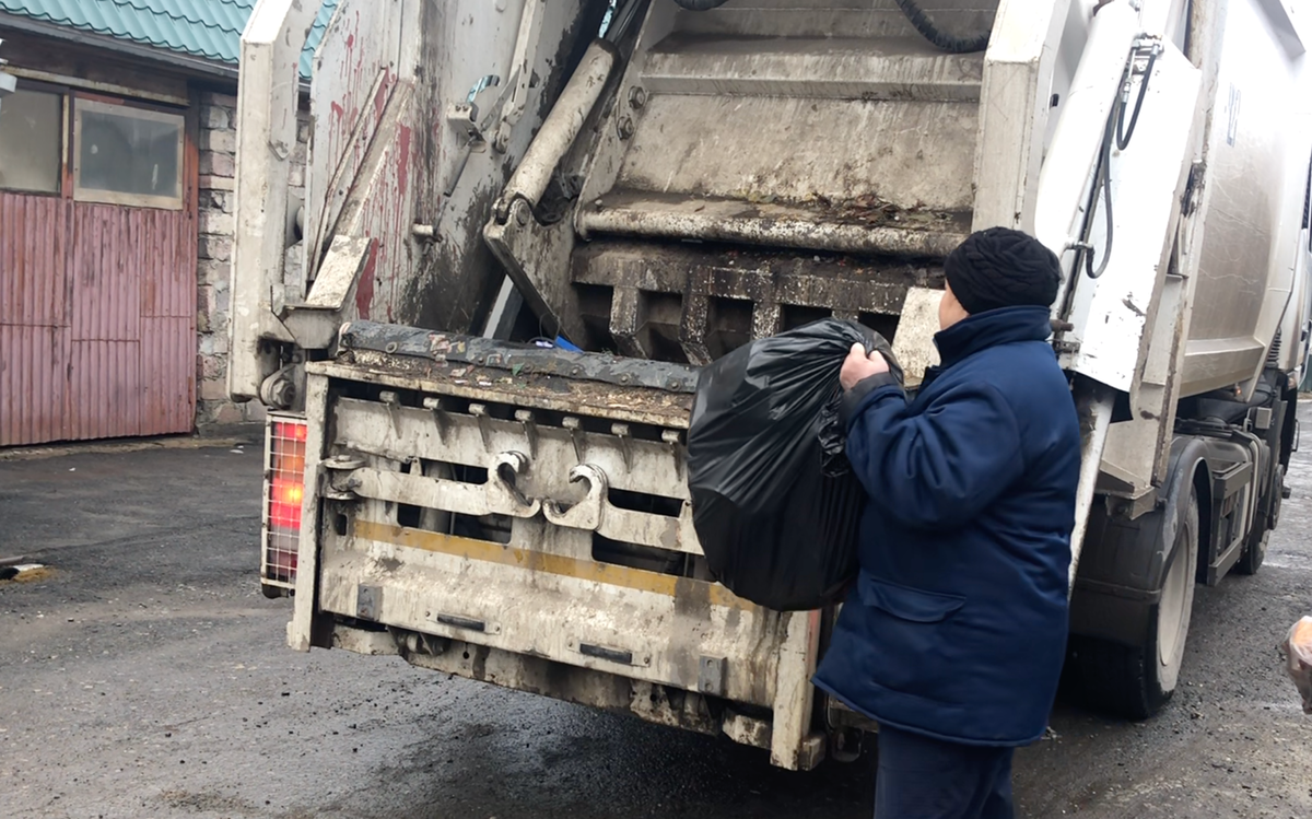 Кстати, частный сектор находящийся непосредственно в городе только сейчас начинают оснащать площадками по сбору мусора