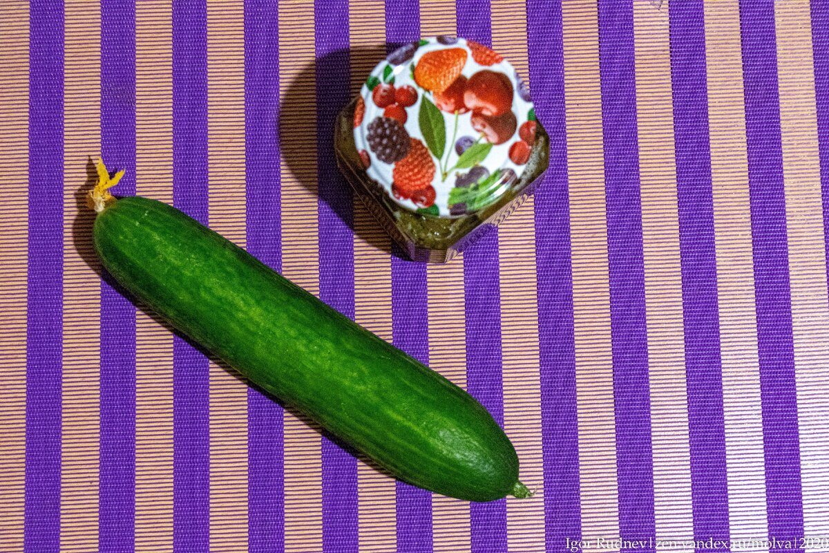 Огурец и баночка огуречного варенья: из одного при некоторой сноровке можно сделать другое