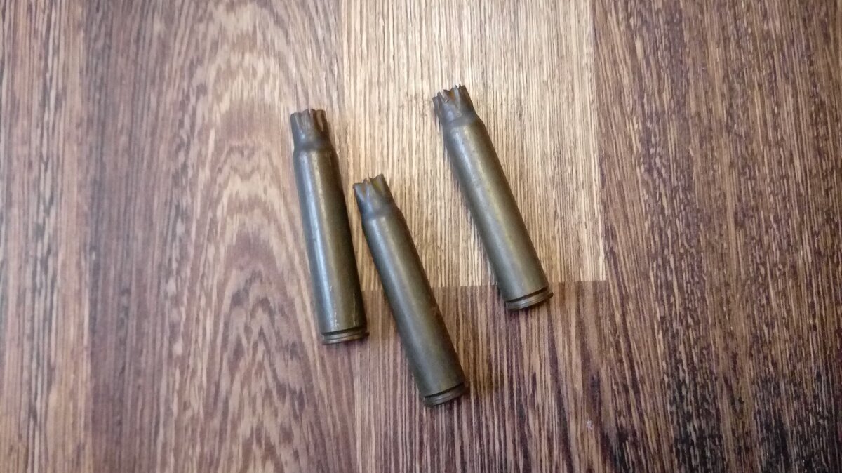 Фото находки на месте реконструкции. 