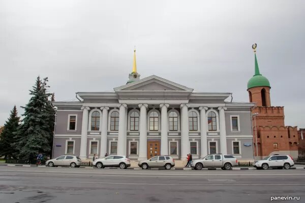 В Туле сохранилось достаточно много дореволюционных зданий, гулять по историческому центру одно удовольствие. Бывший дом Лялиных, Тула, Октябрьская улица, 45.-12