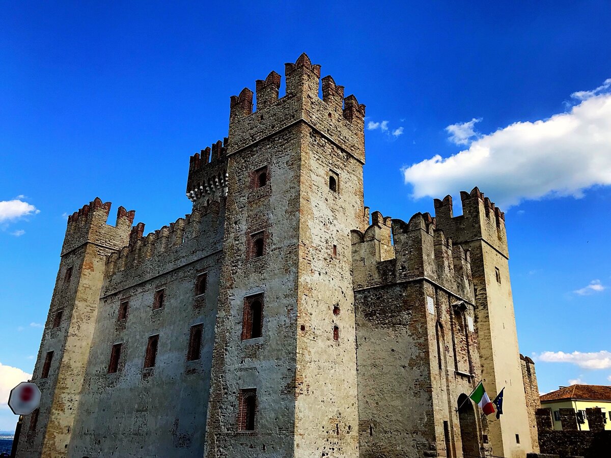 Крепость Сирмионе 