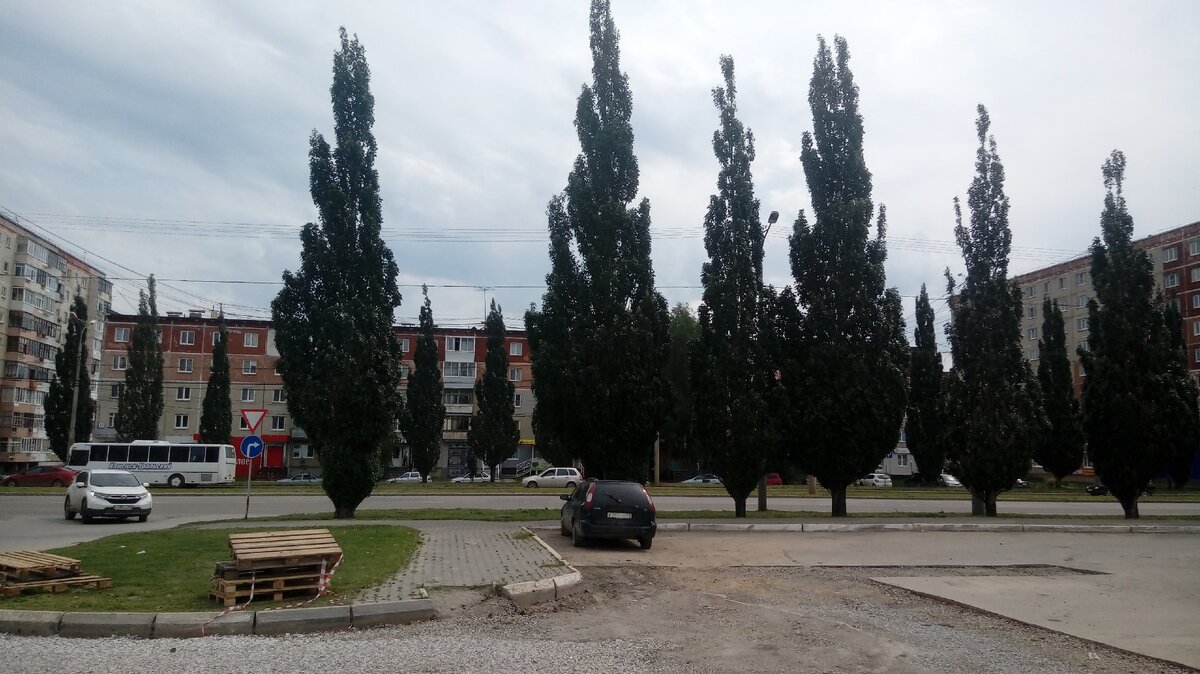 Красногорский район похож на небольшой отдельный городок.