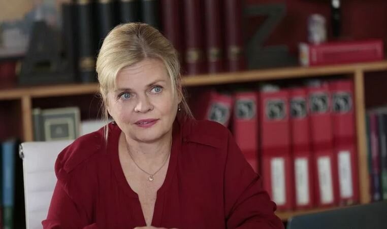 Кадр из сериала "Мунч".