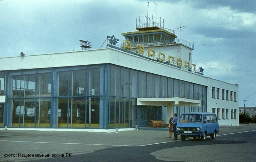 Аэропорт элиста. Аэропорт Элиста 1950. Старый аэропорт Элиста. Элистинский аэропорт СССР.