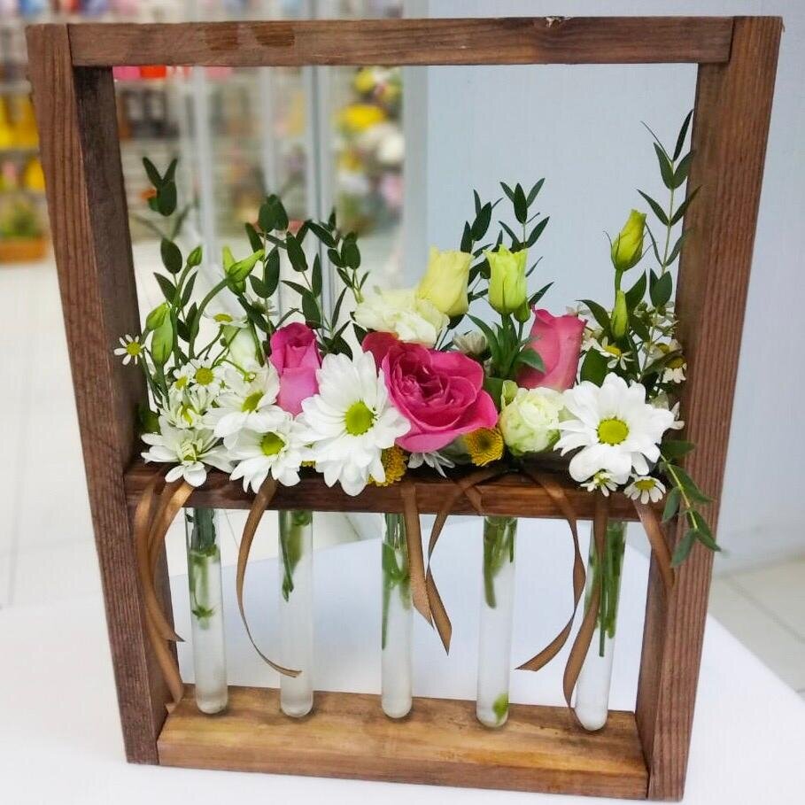 Источник: Яндекс Картинки. Рама с колбами, что-то новенькое, но в цветочных магазинах не продают