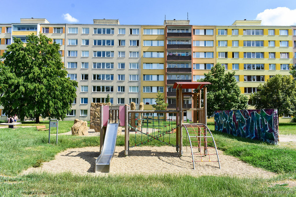 Дом постройки времен социализма, стандарт 8 этажей, фото с сайта govza.blogspot.com