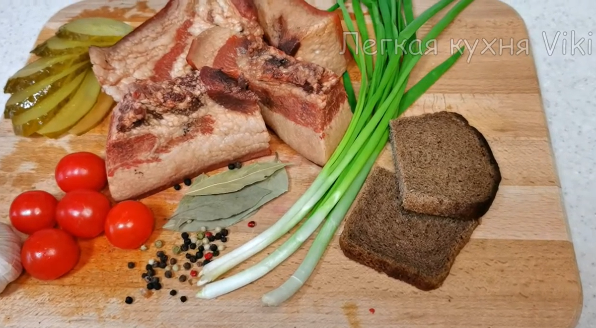 Сало в луковой шелухе