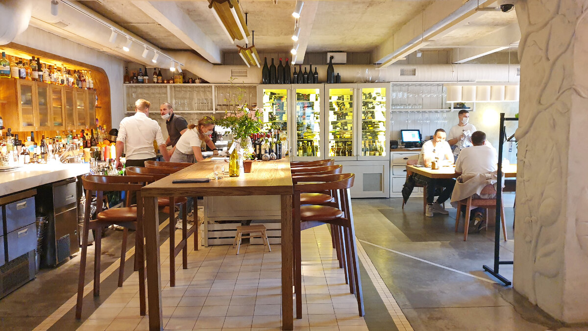 Вид на бар во втором зале