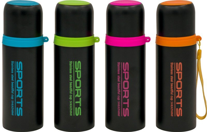 Термос – это сосуд, который используется для хранения горячих и холодных жидкостей или продуктов и поддержания их температуры. Как правило, термос состоит из колбы и контейнера, в который она помещается.Термос типа "Bullet" ("пуля"):Металлический термос. Отличается компактностью, за счет чего легко помещаются в рюкзак или сумку. В комплект таких термосов обычно входит чехол с ремешком для более легкой транспортировки. Крышка термоса может использоваться как стакан. Такие термосы предназначены для напитков, так как жидкость выливается через клапан. С помощью этого термос лучше сохраняет температуру продукта.Термосы универсальные:Данные термосы имеют более широкое отверстие, что позволяет использовать их для хранения не только жидкостей, но и других продуктов. Именно поэтому они называются универсальными. Они, как правило, имеют двойную пробку для большей герметичности. Некоторые модели оснащены складной ручкой для облегчения транспортировки. Крышка термоса может использоваться в качестве чашки. В открытом состоянии термоса продукты быстро остывают из-за большого отверстия.Термосы универсальные:Данные термосы имеют более широкое отверстие, что позволяет использовать их для хранения не только жидкостей, но и других продуктов. Именно поэтому они называются универсальными. Они, как правило, имеют двойную пробку для большей герметичности. Некоторые модели оснащены складной ручкой для облегчения транспортировки. Крышка термоса может использоваться в качестве чашки. В открытом состоянии термоса продукты быстро остывают из-за большого отверстия. ТермосыТермосы универсальные:Данные термосы имеют более широкое отверстие, что позволяет использовать их для хранения не только жидкостей, но и других продуктов. Именно поэтому они называются универсальными. Они, как правило, имеют двойную пробку для большей герметичности. Некоторые модели оснащены складной ручкой для облегчения транспортировки. Крышка термоса может использоваться в качестве чашки. В открытом состоянии термоса продукты быстро остывают из-за большого отверстия.Термосы универсальные:Данные термосы имеют более широкое отверстие, что позволяет использовать их для хранения не только жидкостей, но и других продуктов. Именно поэтому они называются универсальными. Они, как правило, имеют двойную пробку для большей герметичности. Некоторые модели оснащены складной ручкой для облегчения транспортировки. Крышка термоса может использоваться в качестве чашки. В открытом состоянии термоса продукты быстро остывают из-за большого отверстия.                  Термосы универсальные: имеют более широкое отверстие, что позволяет использовать их для хранения не только жидкостей, но и других продуктов. Именно поэтому они называются универсальными. Они, как правило, имеют двойную пробку для большей герметичности. Некоторые модели оснащены складной ручкой для облегчения транспортировки. Крышка термоса может использоваться в качестве чашки. В открытом состоянии термоса продукты быстро остывают из-за большого отверстия.Загружается...Добавьте описание Материал контейнера и колбы.Материал контейнера бывает следующих видов:ПластиковыйМеталлическийВыбор термоса с определенным типом колбы зависит от того, для каких целей вы планируете его использовать.стальная 	колба – 	бывает из обычной (может заржаветь) или 	нержавеющей стали. Стальная колба 	сохраняет температуру продуктов не 	хуже стеклянной и она гораздо прочней. 	К минусам такой колбы можно отнести 	больший вес, чем у пластмассовой и 	трудности при мытье (к такой колбе очень 	хорошо пристают частички пищи и следы 	от заварки или кофе).пластмассовая 	колба – 	кроме небольшого веса других достоинств 	не имеет. Она, безусловно, гораздо легче 	стеклянной и стальной колбы, ее не 	страшно ронять и она вряд ли треснет. 	Но пластмасса очень хорошо впитывает 	в себя все посторонние запахи и красители, 	а при нагреве также легко их выделяет. 	К примеру, если налить в такой термос 	крепкий кофе, после этого, все напитки 	из этого термоса будут с привкусом и 	запахом кофе и т.д.стеклянная 	колба – 	очень хрупкая и при падении может легко 	повредиться, такой термос лучше покупать 	для домашних нужд, а ни как не для 	путешествий, где вероятность падения 	очень велика. Стеклянная колба лучше 	остальных с точки зрения качества 	хранения продуктов. Она легче остальных 	отмывается от остатков пищи и дольше 	сохраняет температуру. Но сам материал 	очень хрупок и может треснуть, потеряв 	мигом все свои полезные свойства.ОбъемНа сегодняшний день рынок термосов отличается большим разнообразием. Можно встретить очень маленький термос объемом 0,25 л (термокружка) или напротив термос объемом 40 л (термоконтейнер). У термосов существует такая особенность: чем больше объем, тем дольше термос сохраняет температуру. По объему, можно выделить 3 группы термосов:малого 	объема (0,25 л – 1 л) – 	так называемые термокружки. Такие 	термосы удобно носить с собой на работу. 	Они 	легкие и не занимают много места.среднего 	объема (1 л – 2 л) – 	стандартные термосы, их как правило 	берут с собой в путешествие, на пикник. 	Они также не слишком тяжелые, и компактные 	размеры позволяют положить такой термос 	в рюкзак.крупные 	(3 л – 40 л) – 	так называемые термоконтейнеры. Их 	обычно используют в домашних условиях 	для хранения приготовленных напитков. 	Их также можно брать с собой в путешествие, 	однако они вряд ли поместятся в рюкзак, 	в данном случае для их транспортировки 	нужен транспорт.Редактировать галереюДобавьте описаниеТермокружка