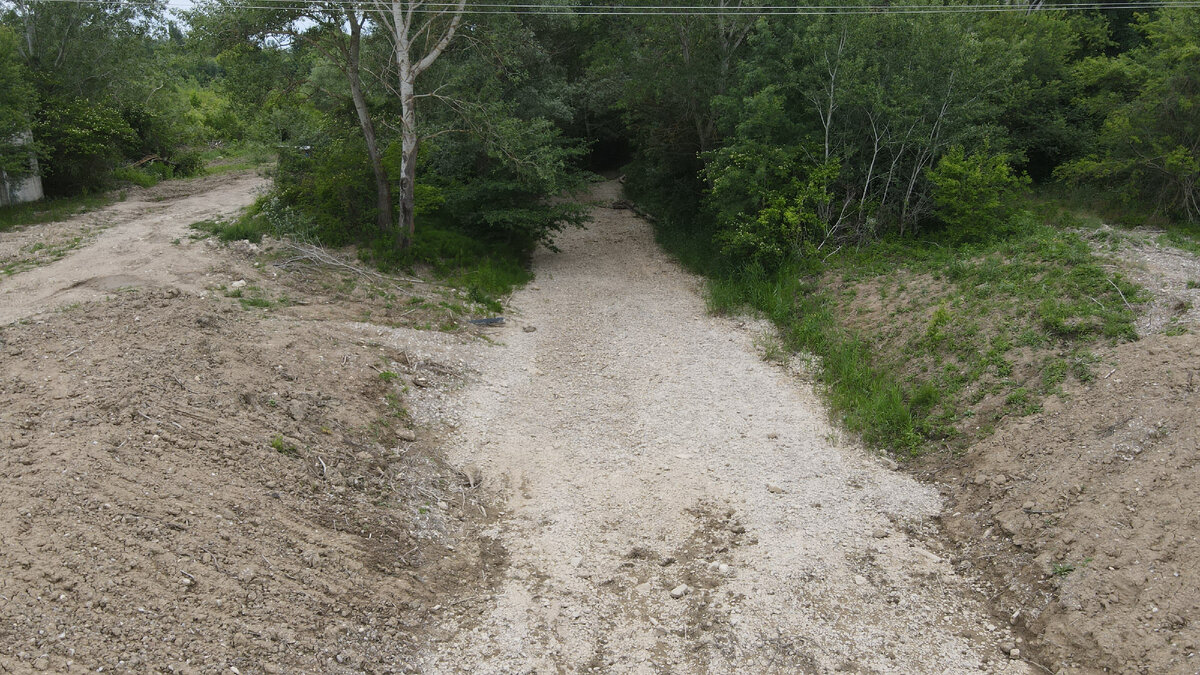 Пересохшее русло Бельбека ниже по течению.