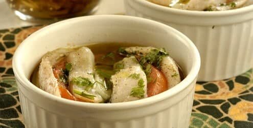 Пикша – рыба диетическая, с белым нежирным мясом. Пикша, запеченная с овощами - вкусное блюдо, которое могут позволить себе поклонники здорового питания.