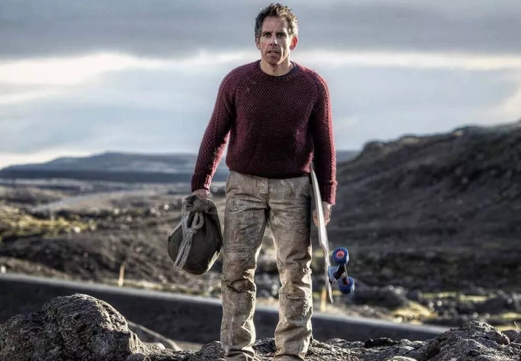 невероятная жизнь уолтера митти гренландия. вонг йон нин руфер. наполовину в воде. ледяные пещеры ледника ватнайёкюдль исландия. необычные фотографии.