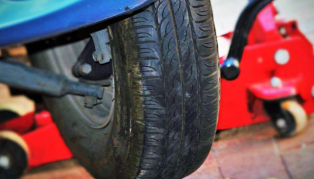 авто, ремонт автомобиля, ремонт, замена колеса в машине