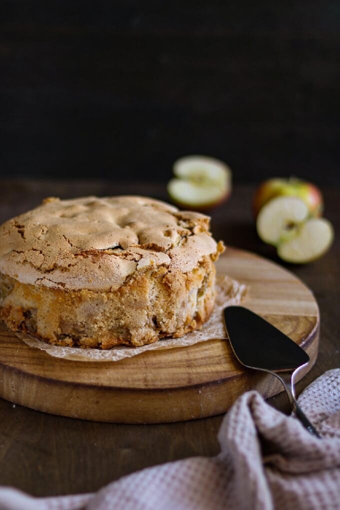 Шарлотка с яблоками классическая - пошаговый рецепт с фото | Азбука рецептов