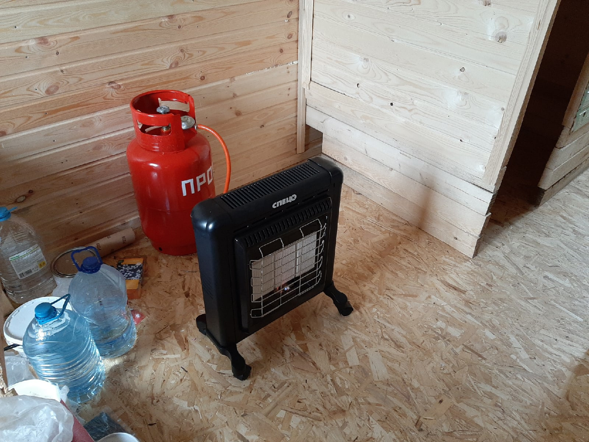 Такая пара. Конечно, наличие баллона очень смущает - крайне неэстетичный вид, неуместный в помещении. Сам же обогреватель вполне неплох