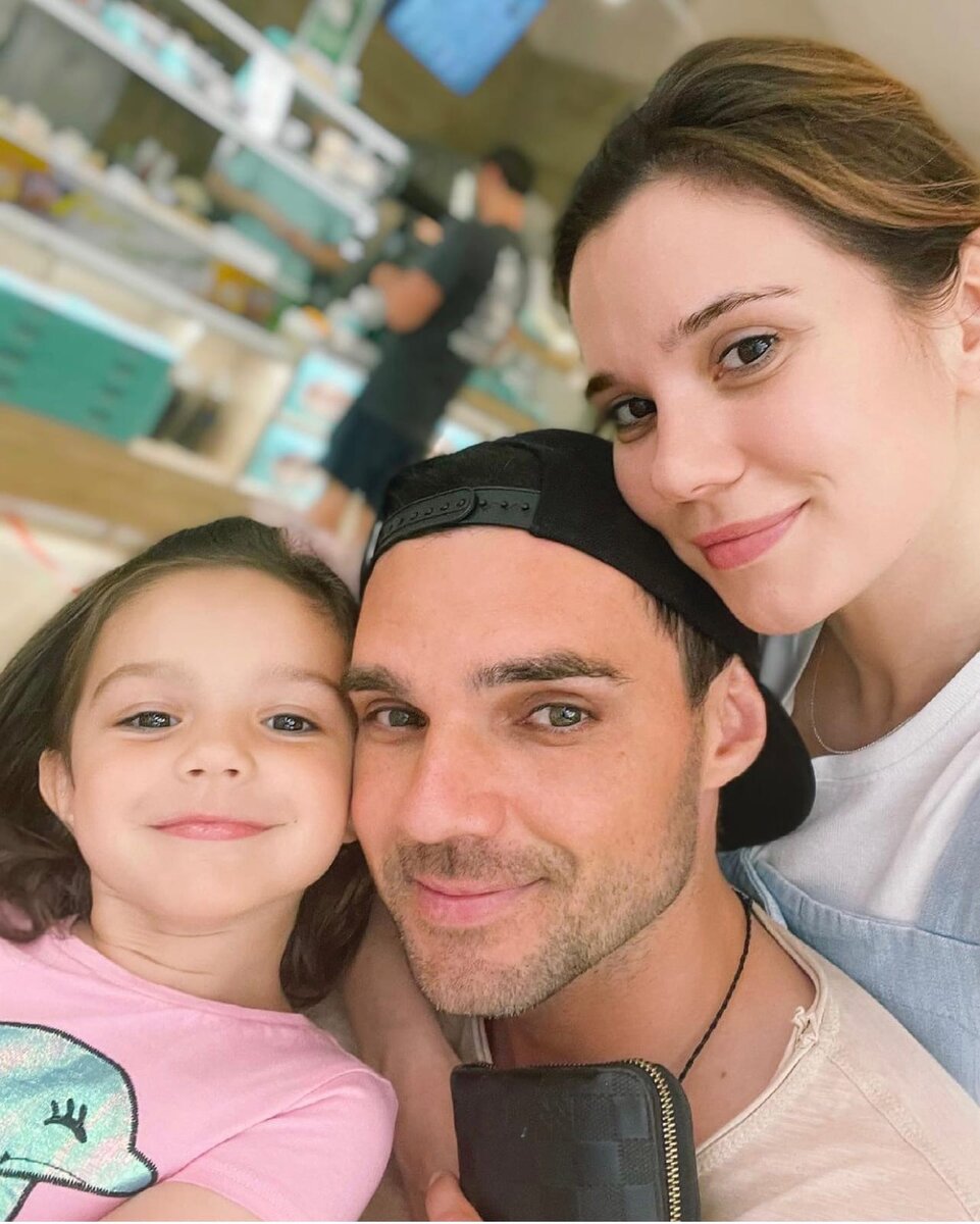 Галина Безрук с семьей