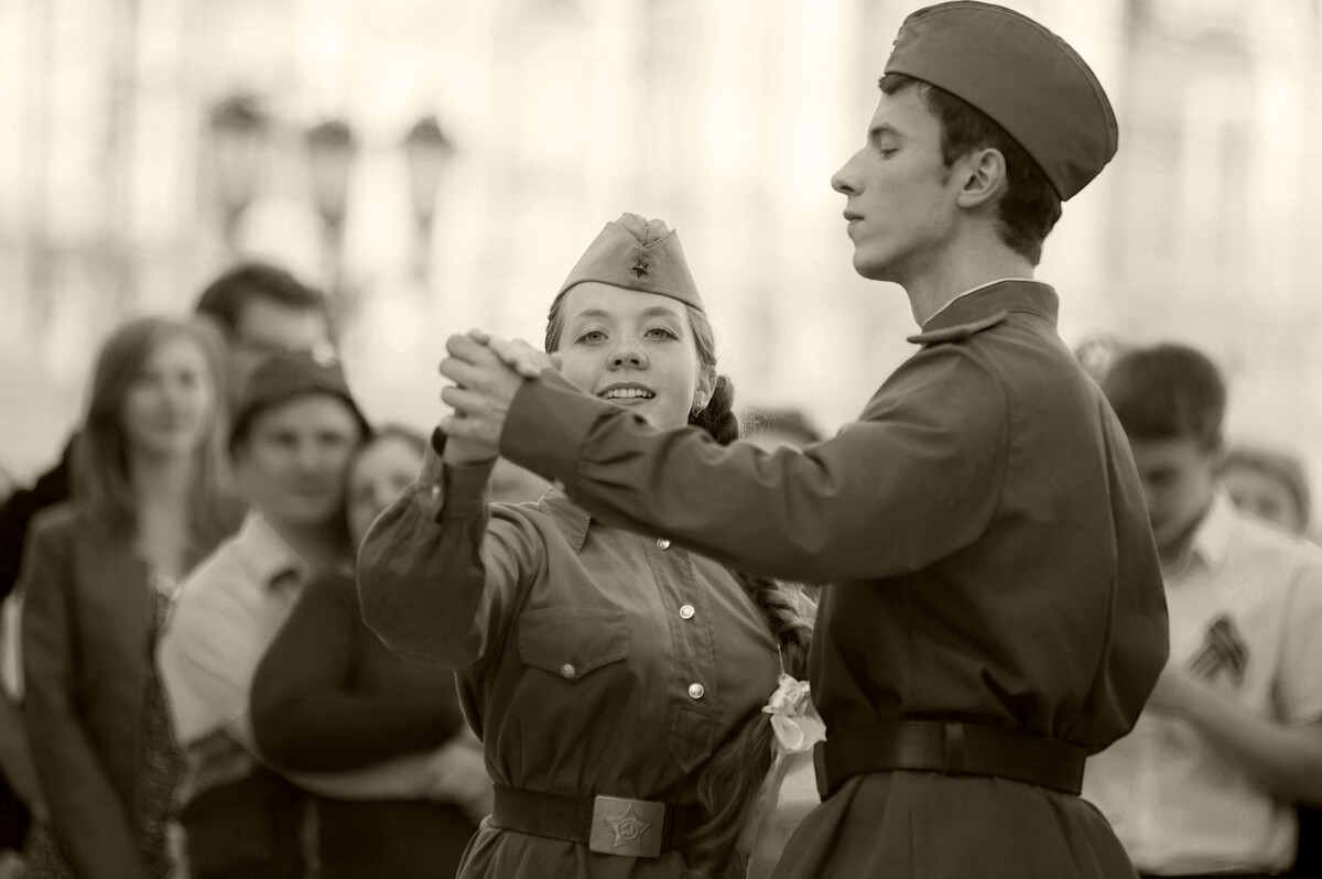 «Риорита — радость Победы». Вальс Победы 1945. Танцы военных лет. Песня танец победы
