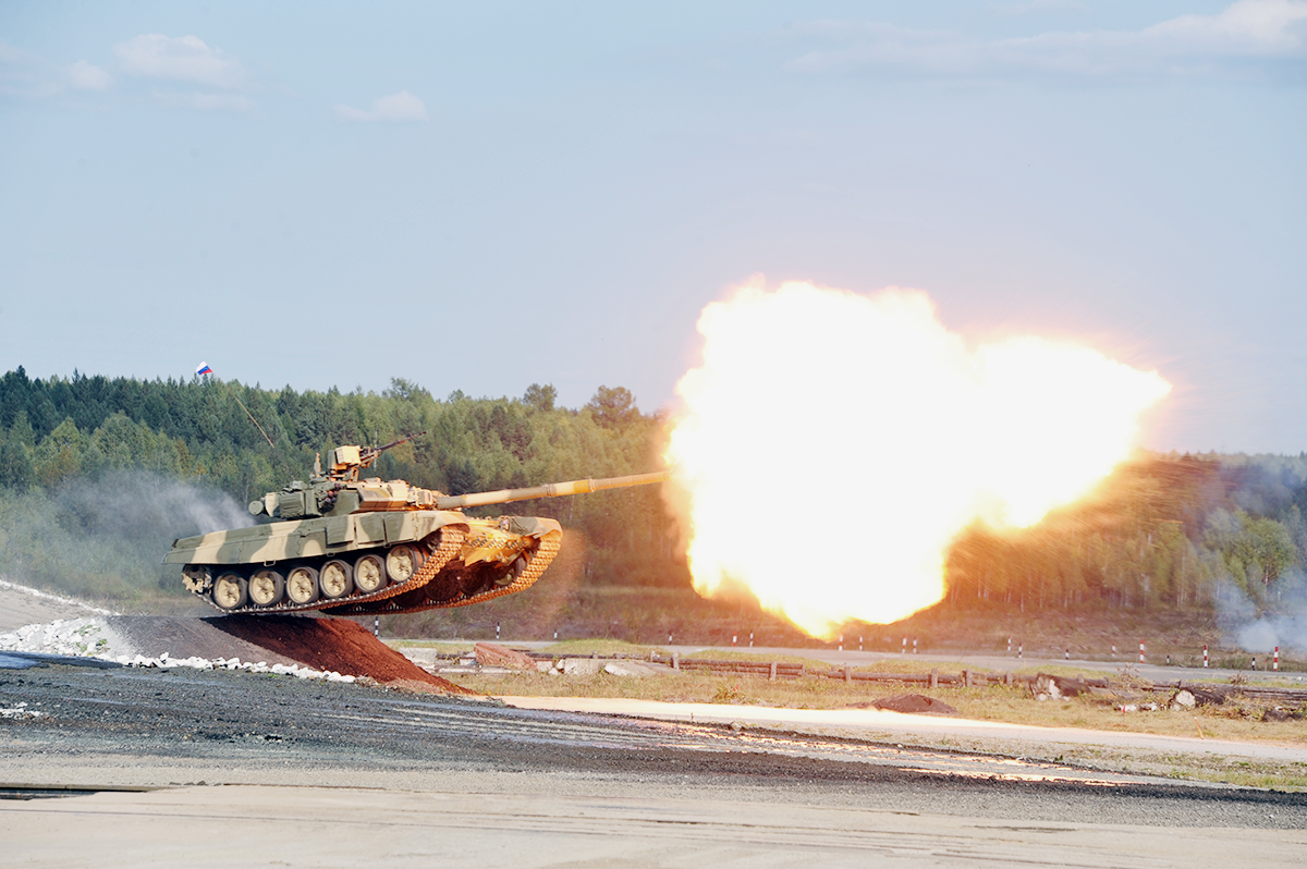 Сейчас тряхнет. Как будто гравитация... да это и есть гравитация! А как ехали на юг, так и едут на юг.