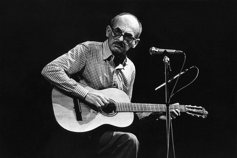 Великий бард Булат Шалвович Окуджава