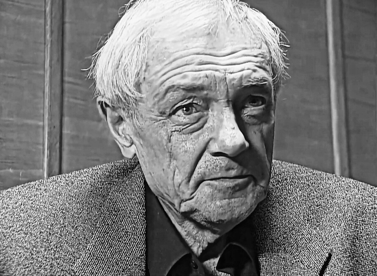 Кирилл Лавров