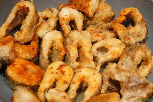 щука жареная в сковородке. можно ли жарить щуку. можно ли жарить щуку. жареная щука фото. зажаренная щука.