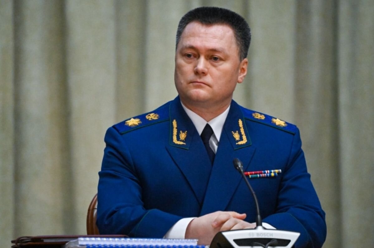    Генпрокурору России во Вьетнаме вручили нагрудный знак Хо Ши Мина