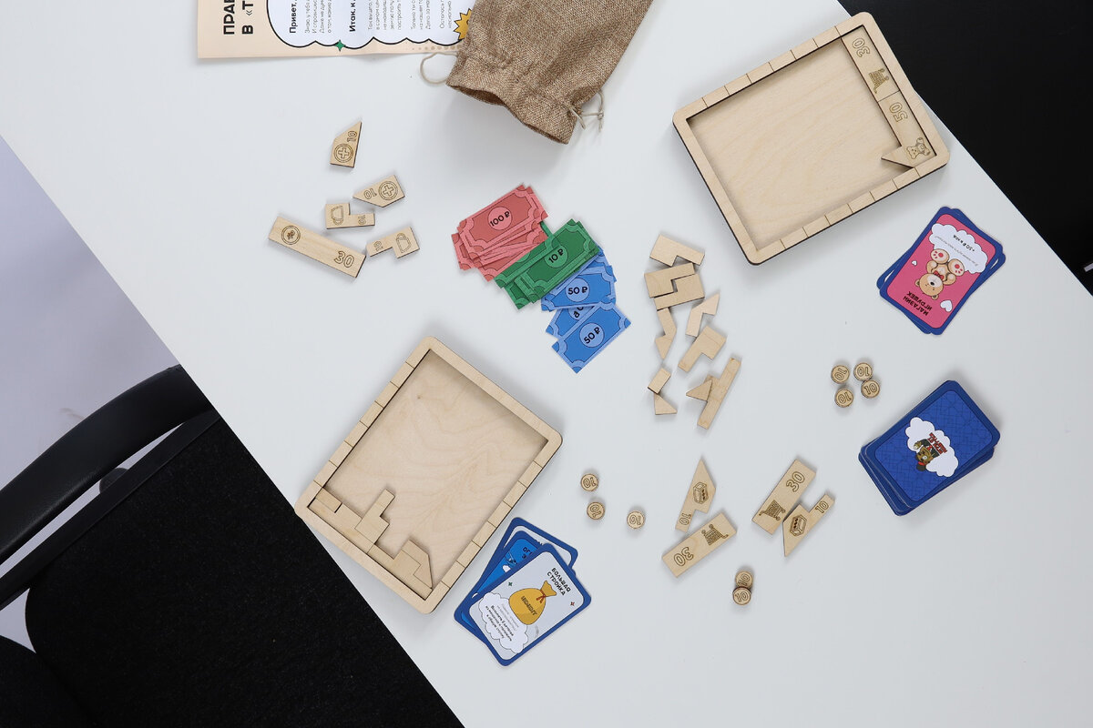 Сложность заключалась в использовании разных материалов. Произвести все это в одном месте просто невозможно