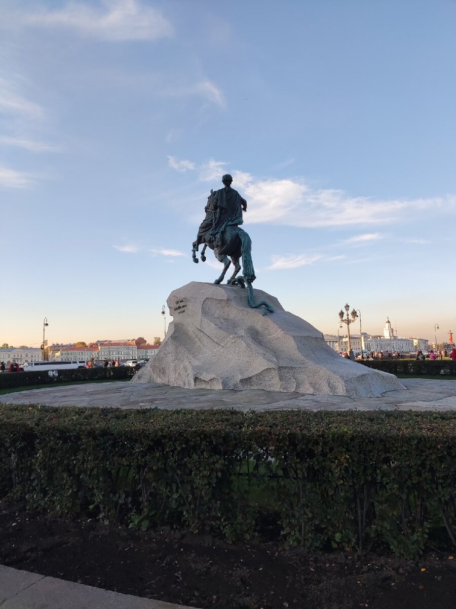 памятник петру 1 на московском вокзале санкт петербурга