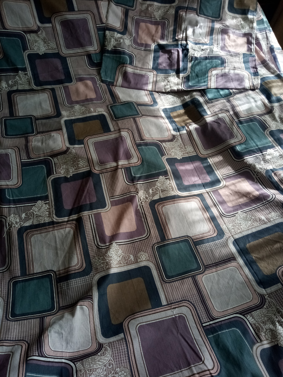 Это мое. Цвета на фото более яркие получились. На самом деле - бледнее.