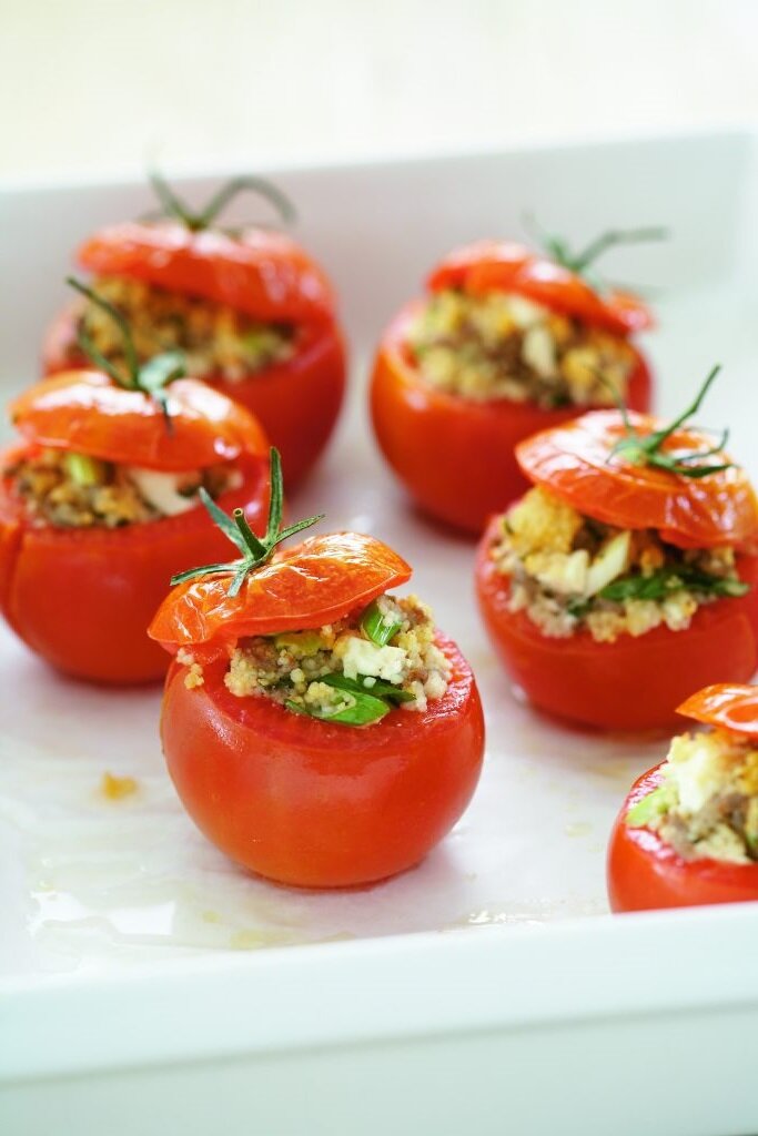 Томаты, фаршированные бараниной, фетой и кус-кусом