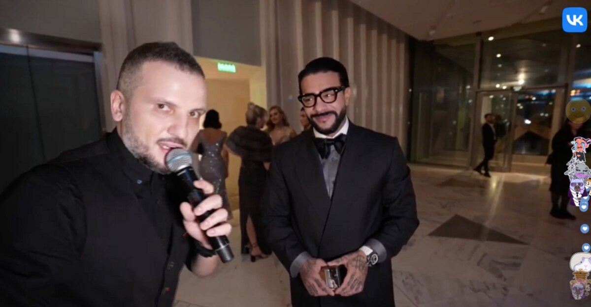    Тимати дает интервью на трансляции свадьбы Оксаны Самойловой и Джигана Скриншот: VK