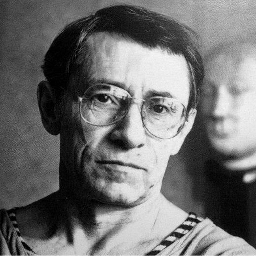 Геннадий Владимирович Калино́вский (1 сентября 1929, Ставрополь — 5 марта 2006, Москва) — советский и российский художник, мастер книжной иллюстрации.