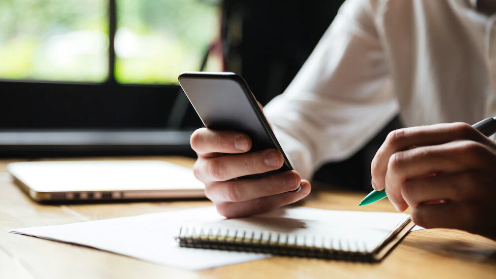    В Югре снизилось число обращений на «телефон доверия» по поводу коррупции