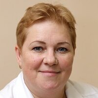 Хотя медицинская сестра самостоятельно и не лечит больного, а только выполняет назначение врача, никто не оспорит, что ее роль очень велика. Медсестра находится все время около больного, она замечает все изменения, происходящие в его состоянии, умеет успокоить его и облегчить ему страдания.