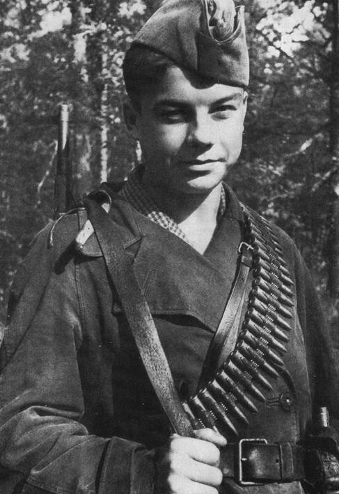 
Вася Коробко. Пионер-герой. Погиб в 16 лет
