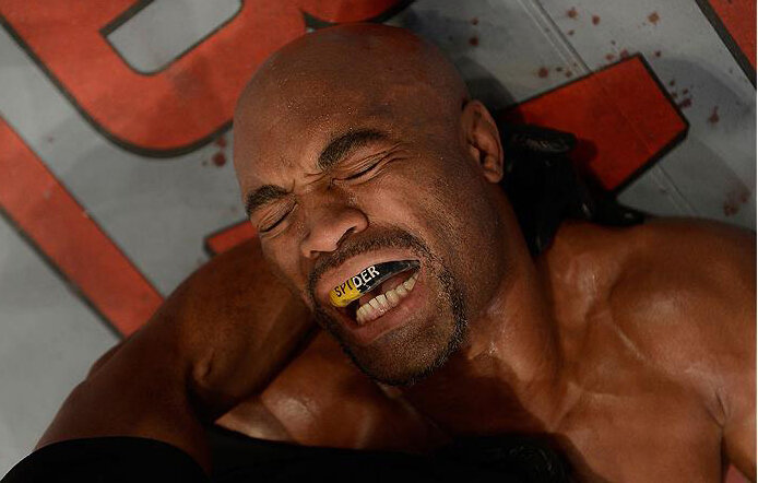 Фото: Андерсон Сильва сломал ногу