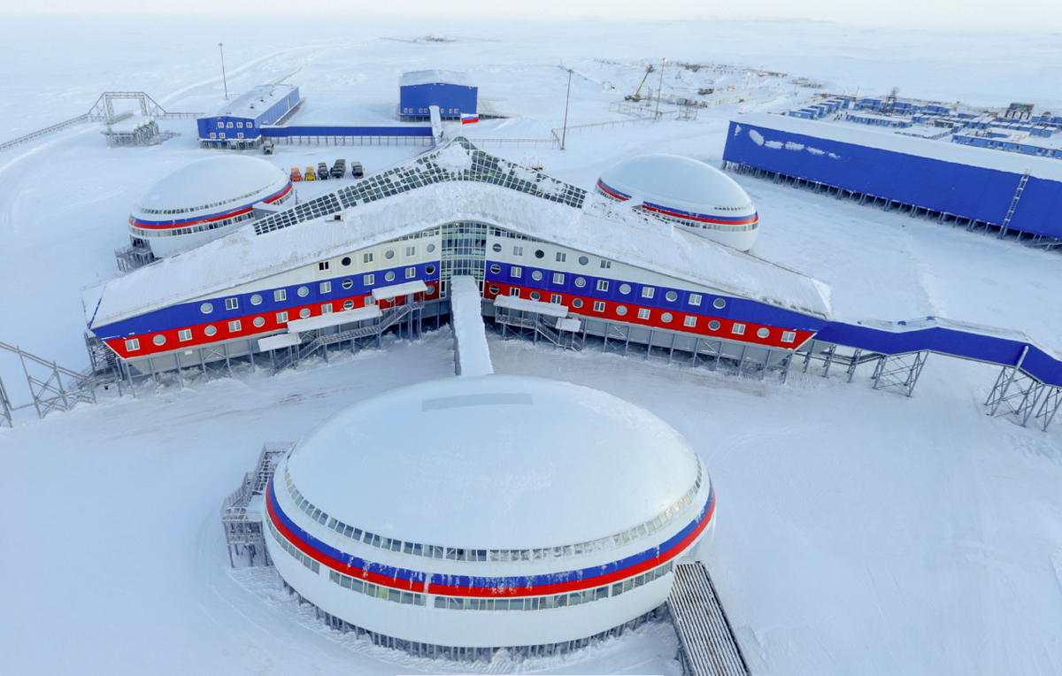 Административно-жилищный комплекс «Арктический трилистник»