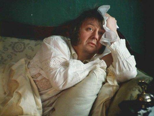 Один положительный ответ на вопрос = 1 балл. Итак, если у вас 0-1 баллов - вы совершенно здоровы, продолжайте в том же духе; 1-3 балла - вы  подвержены заражению этой эпидемией, вам следует  пройти профилактический курс лечения; 4 балла - поздравляю! вы - Обломов. Вам требуется срочная госпитализация.