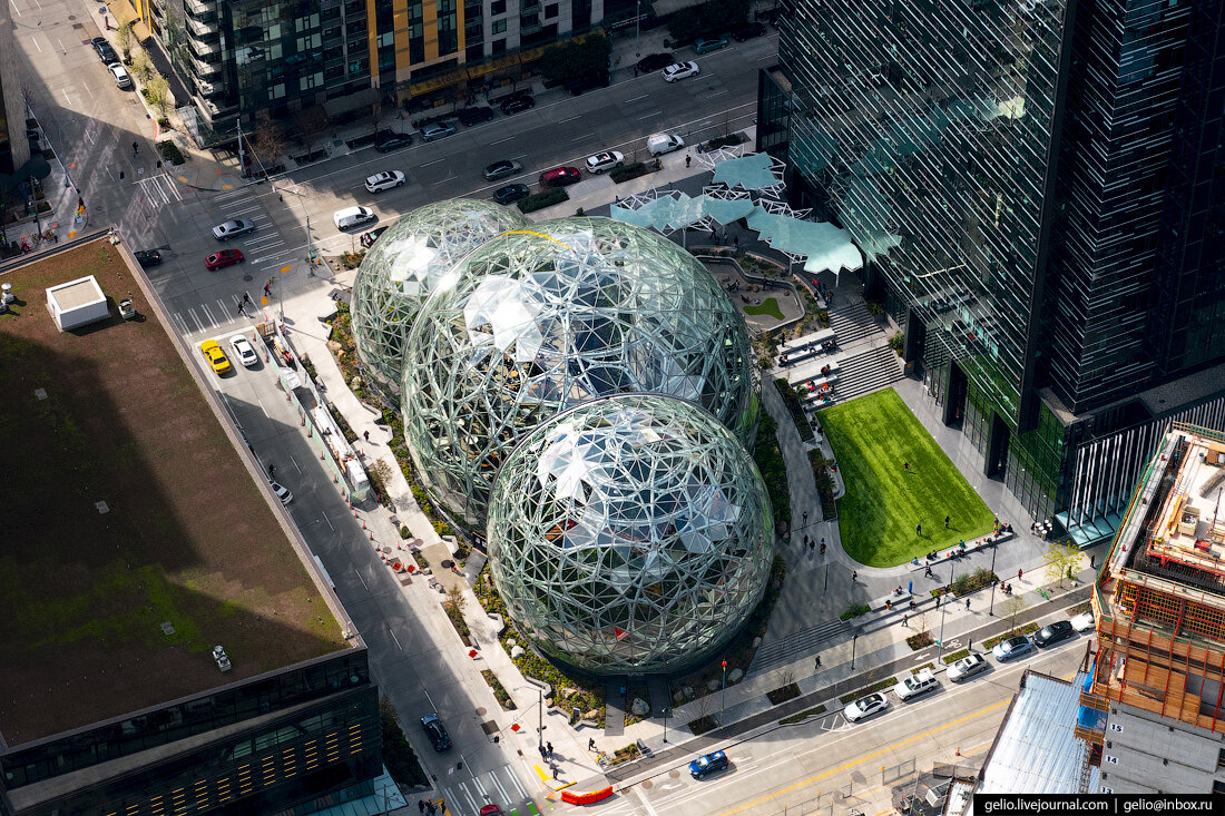 Три огромных. Штаб квартира Амазон в Сиэтле. Amazon Spheres, Сиэтл. The Spheres. Офис Амазон Сиэтл США. Биосфера Амазон Сиэтл.